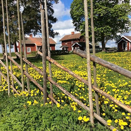 Skyberga Torp Kumla Villa Buitenkant foto