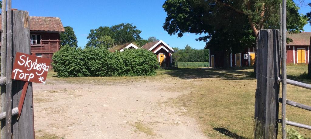 Skyberga Torp Kumla Villa Buitenkant foto