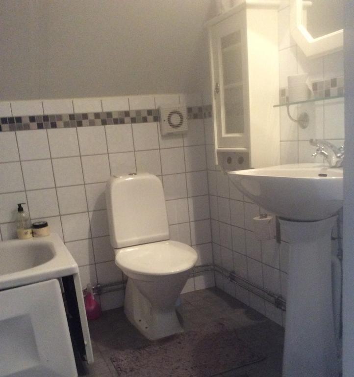 Skyberga Torp Kumla Villa Buitenkant foto