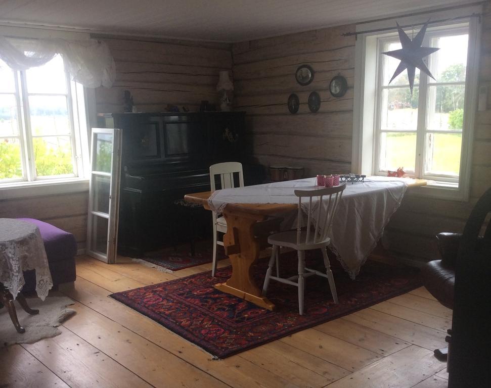 Skyberga Torp Kumla Villa Buitenkant foto